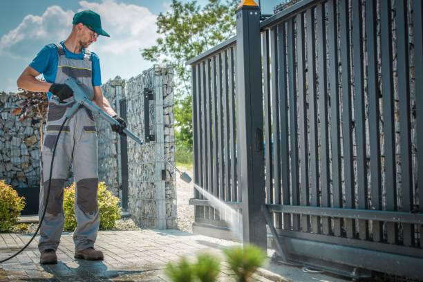Best Oil Spill Cleanup  in Strathmore, CA